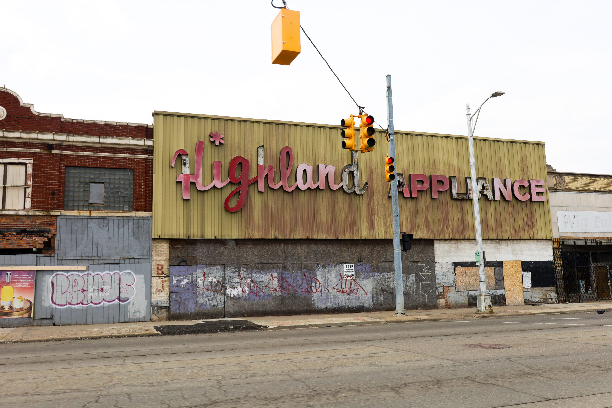 A Highland Park resident wants to save the old Highland Appliance sign before the building comes down