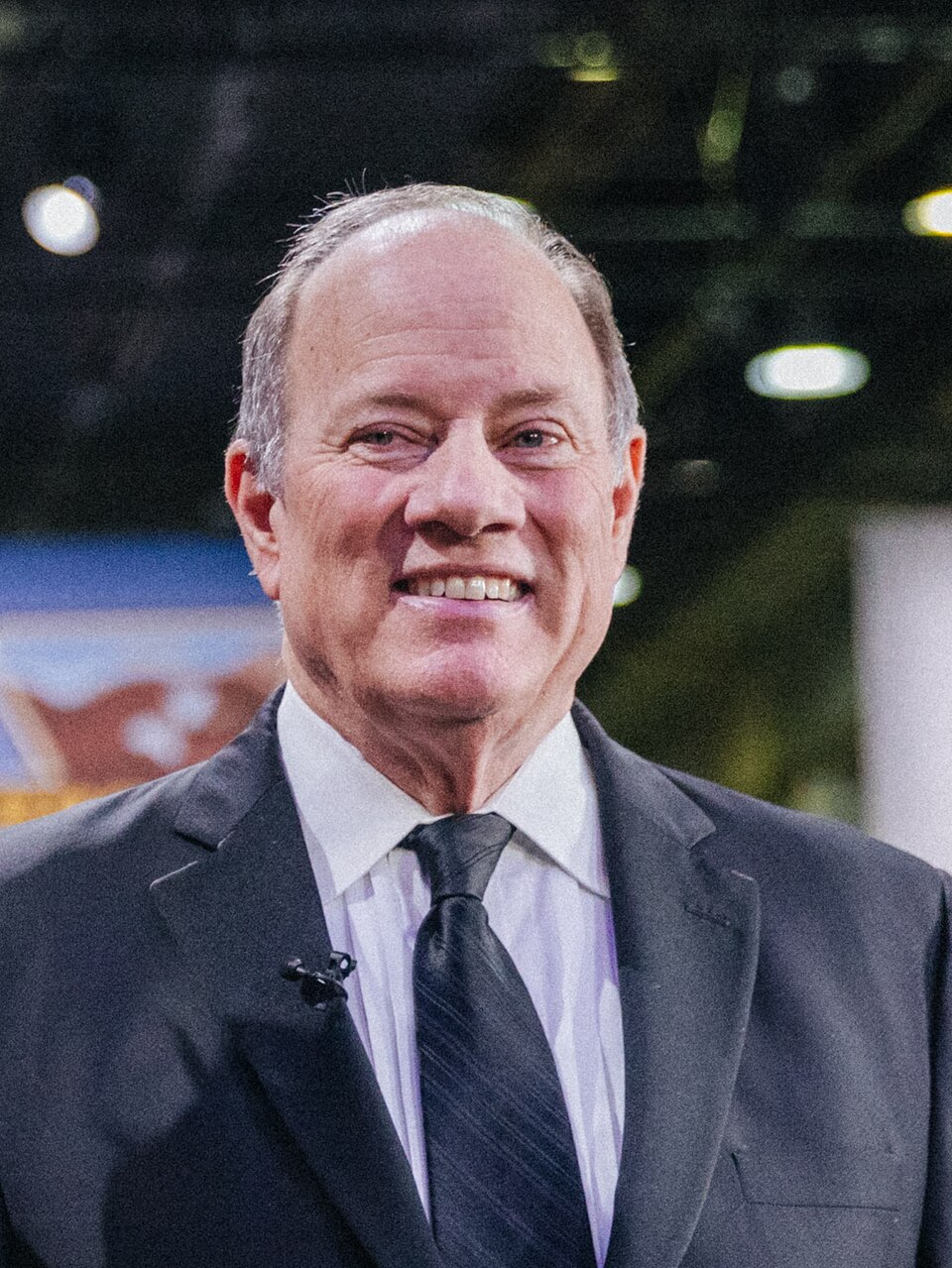 Mike Duggan ends his independent run for Michigan governor