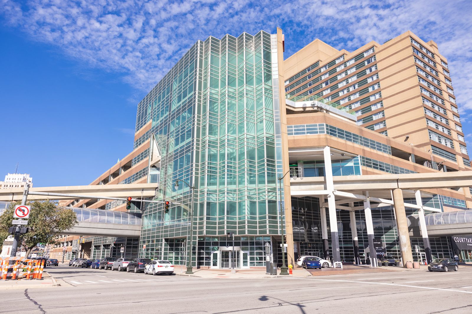 Bedrock clears out Millender Center retail ahead of RenCen overhaul